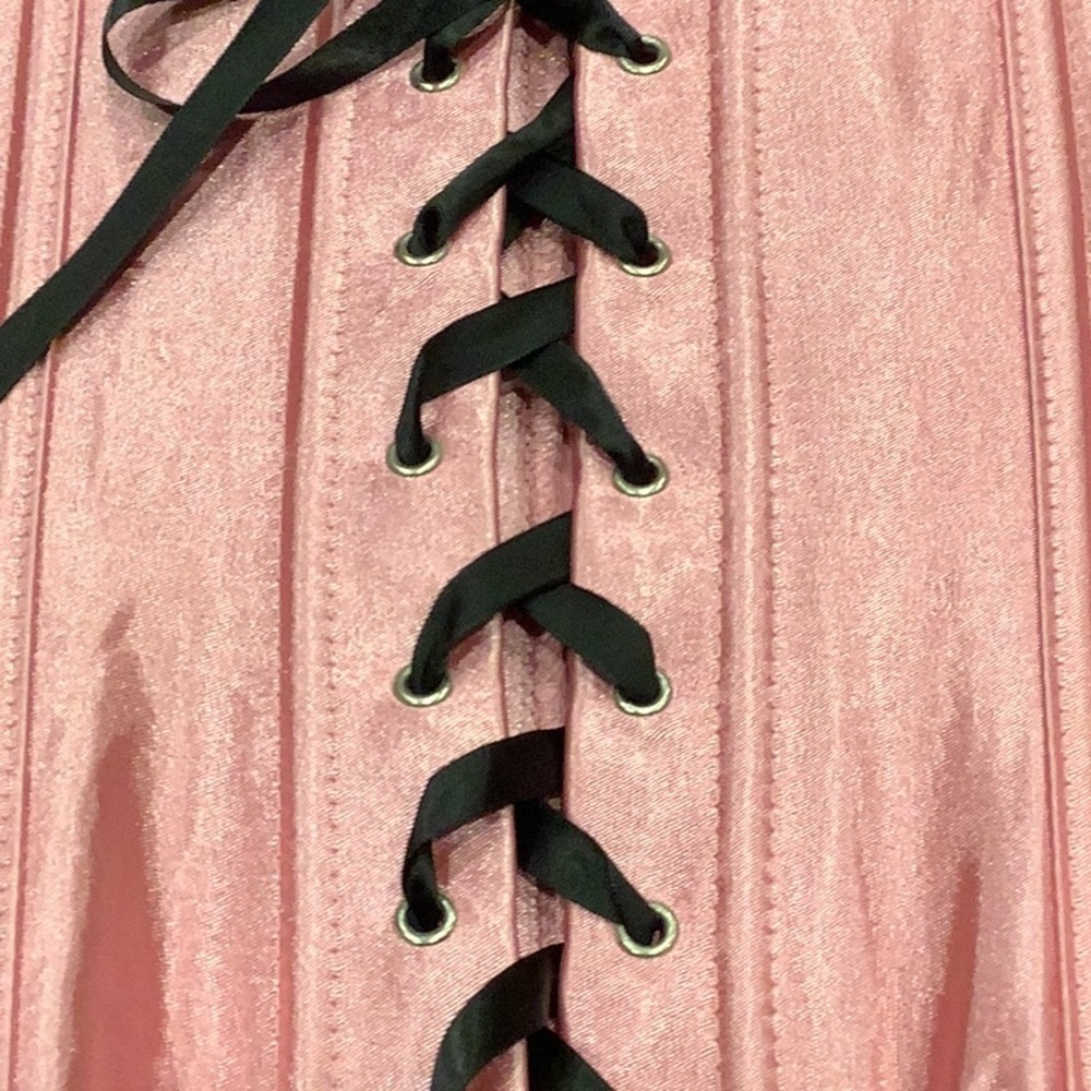 Vintage Corset Size Large Satin Pink & Black Lace & Bows Details. - Picture 6 of 11
